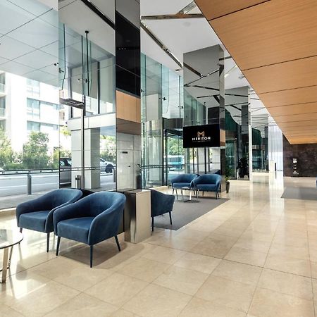 Meriton Suites Mascot Central Sydney Eksteriør bilde The lobby of the hotel