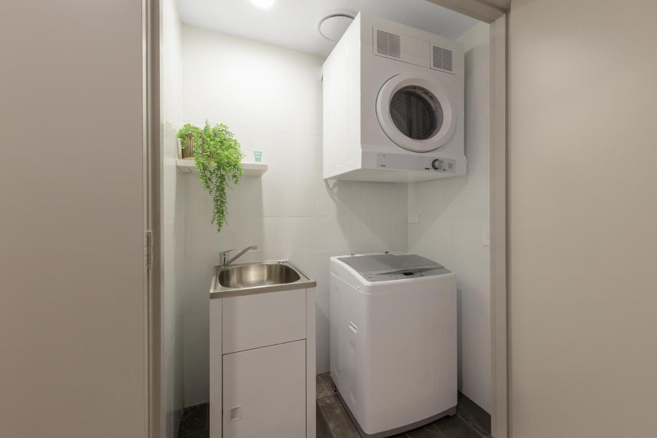Meriton Suites Mascot Central Sydney Eksteriør bilde Laundry room