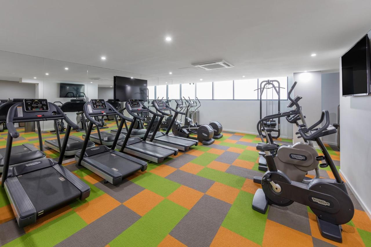 Meriton Suites Mascot Central Sydney Eksteriør bilde The gym at the hotel